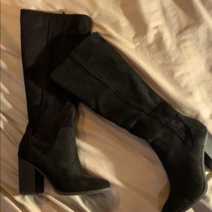 Black knee high suede heeled boots!!!